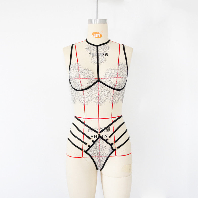 Lingerie sexy à trois points