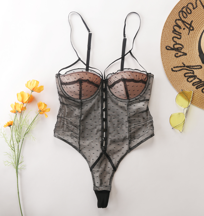 Lingerie plissée découpée en dentelle