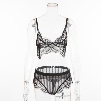 Ensemble de sous-vêtements fendus en dentelle
