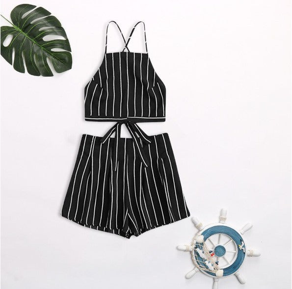 Ensemble de vacances sexy à la plage, dos nu et à bretelles rayées