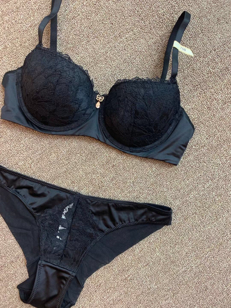 Ensemble de soutien-gorge froncé sexy en dentelle et soie dorée