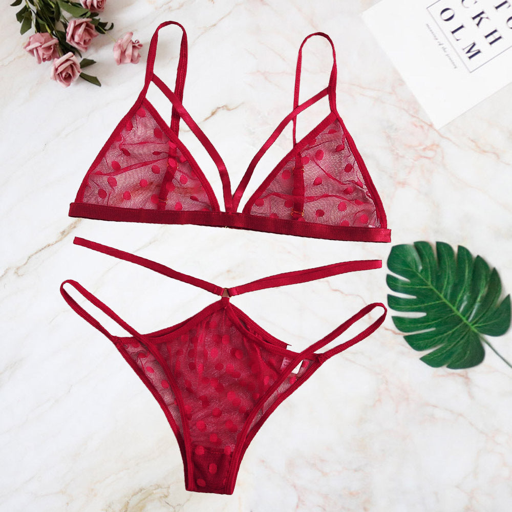 Costume sexy en maille à pois, lingerie en perspective à trois points