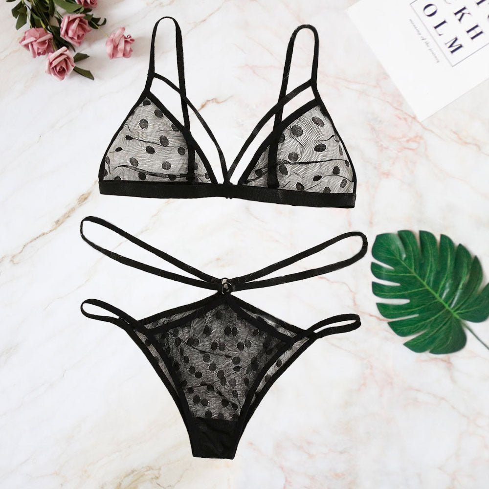 Costume sexy en maille à pois, lingerie en perspective à trois points