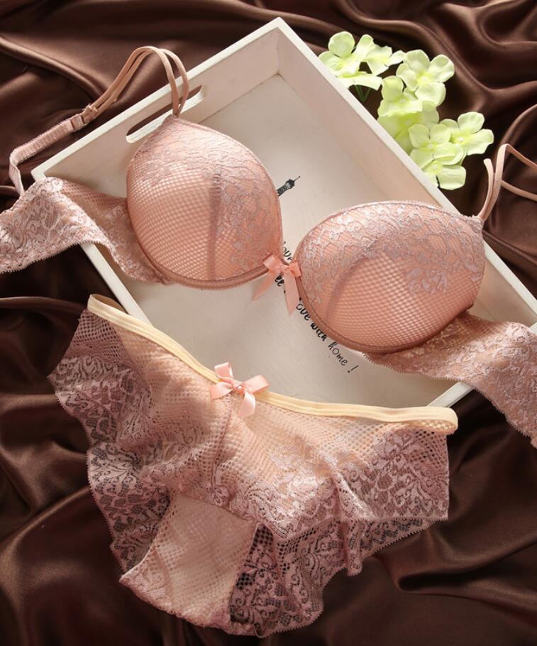 Ensemble de soutien-gorge sexy en dentelle fine, décolleté en V profond, rétro, couleur unie