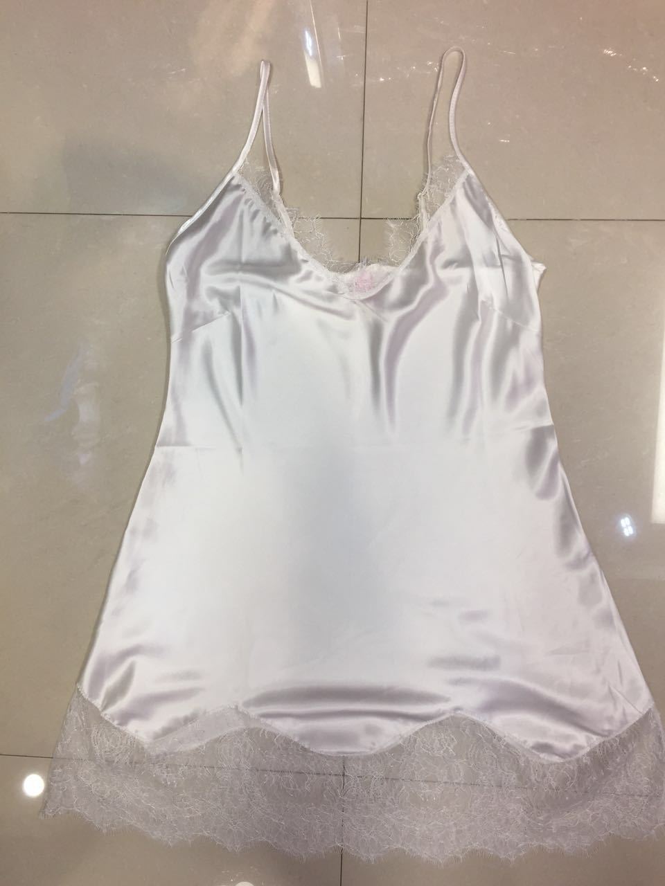 Simulation soie couture dentelle style sexy chemise de nuit dames lingerie sexy