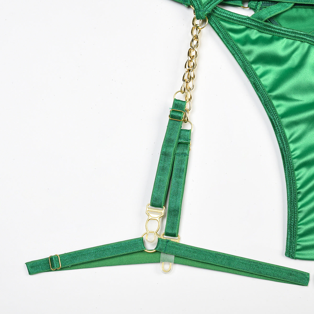 Ensemble trois pièces de lingerie haut de gamme en satin vert avec chaîne pour femme