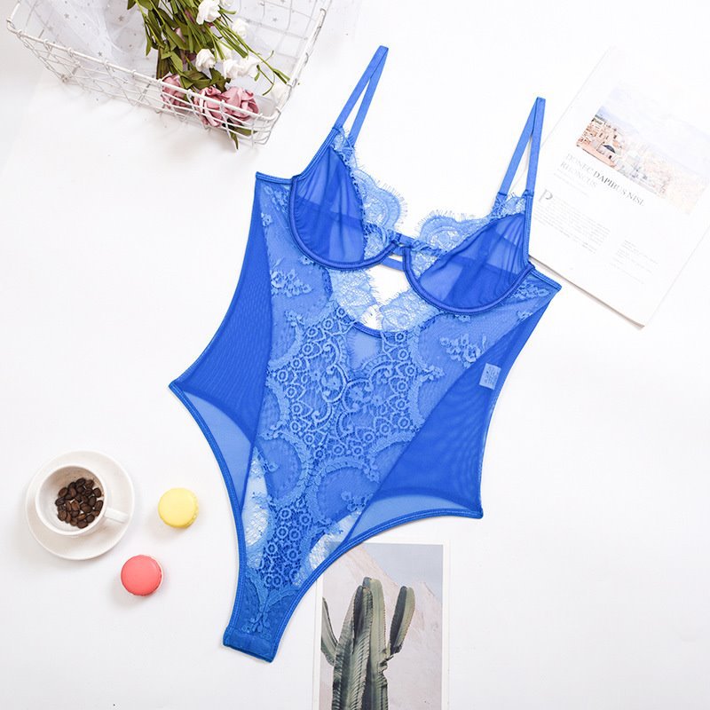 Lingerie Body en dentelle et maille à bretelles