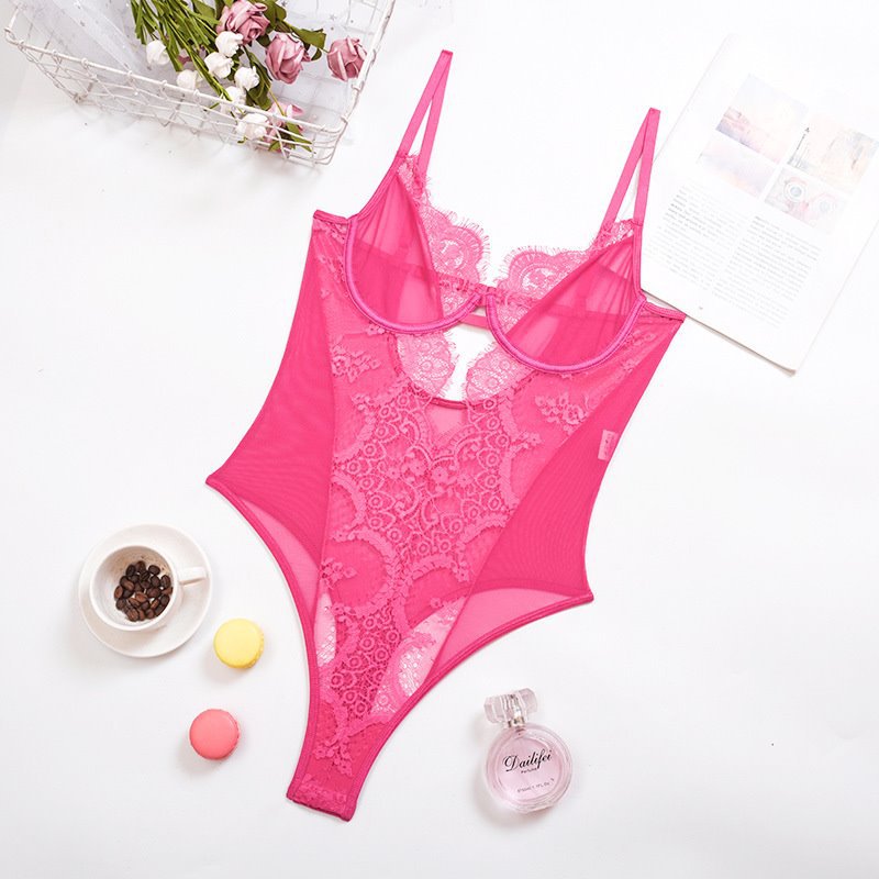 Lingerie Body en dentelle et maille à bretelles