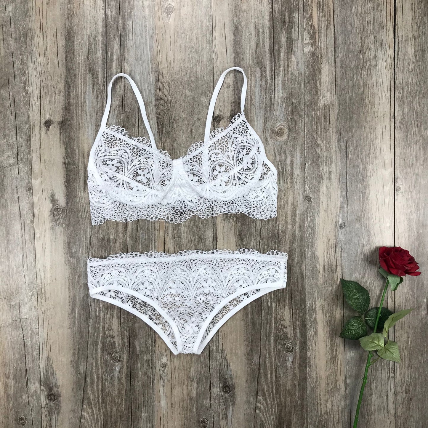 Ensemble de lingerie en dentelle de cils de couleur pure explosive