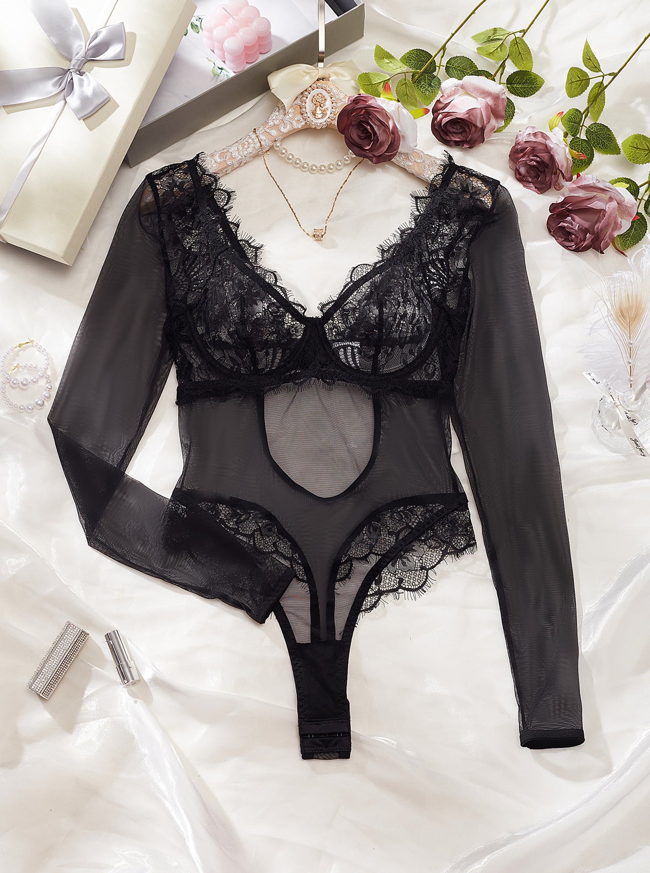 Combinaison en dentelle pour femmes, couture en maille, Sexy, transparente, dos nu, confortable, entrejambe ouvert
