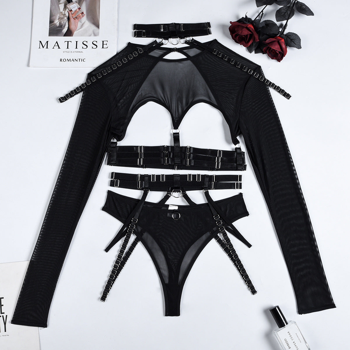 Conjunto sexy de tres piezas en ropa interior sexy para club nocturno con cintura halter y correa compleja