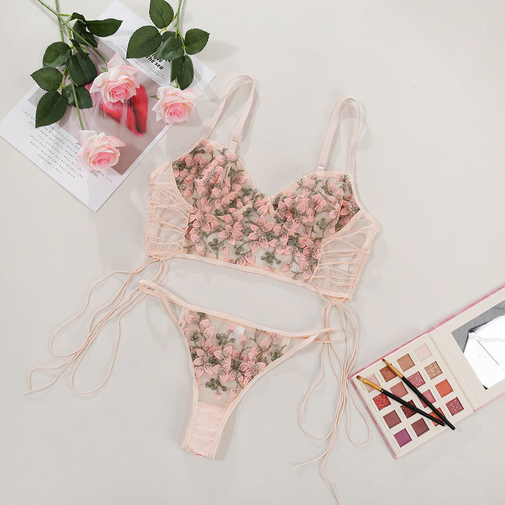 Sexy Lingerie Embroidery Sexy Perspective Lace Sexy Sleepwear Three Point Suit