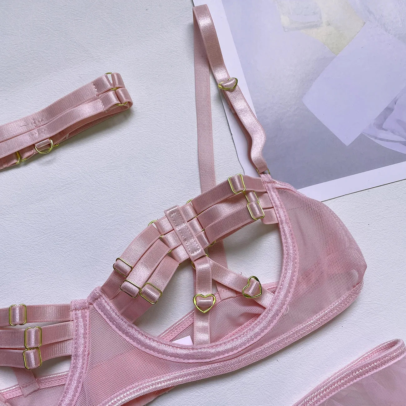 Lencería íntima y caliente ahueca hacia fuera la ropa interior femenina fantasía Langerie Body G-String tangas disfraces