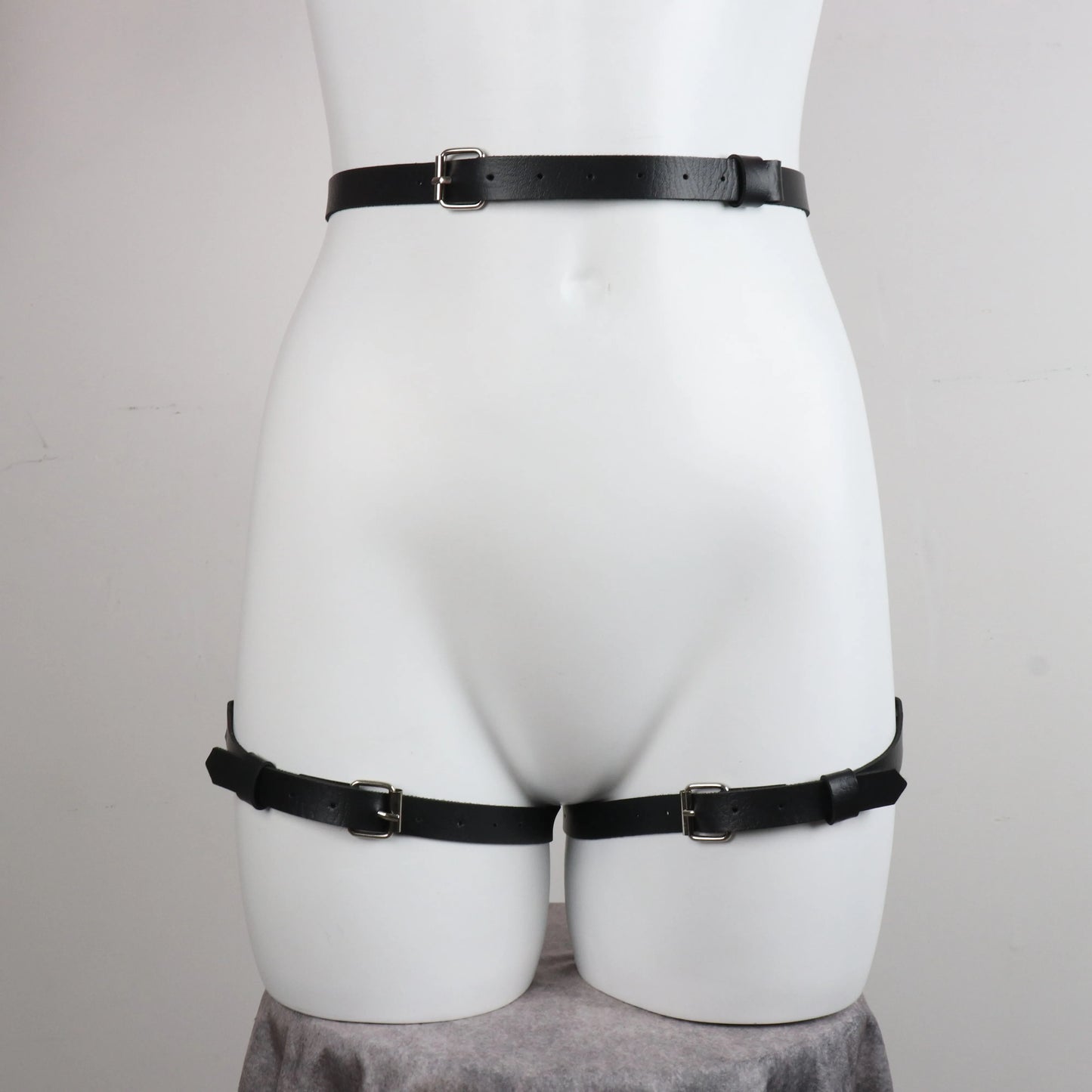 Lingerie Women's Bowknot Leg Harness Faux Leather ocks Adjustable Suspenders Gothic Garter Thigh Sword Belt Seks