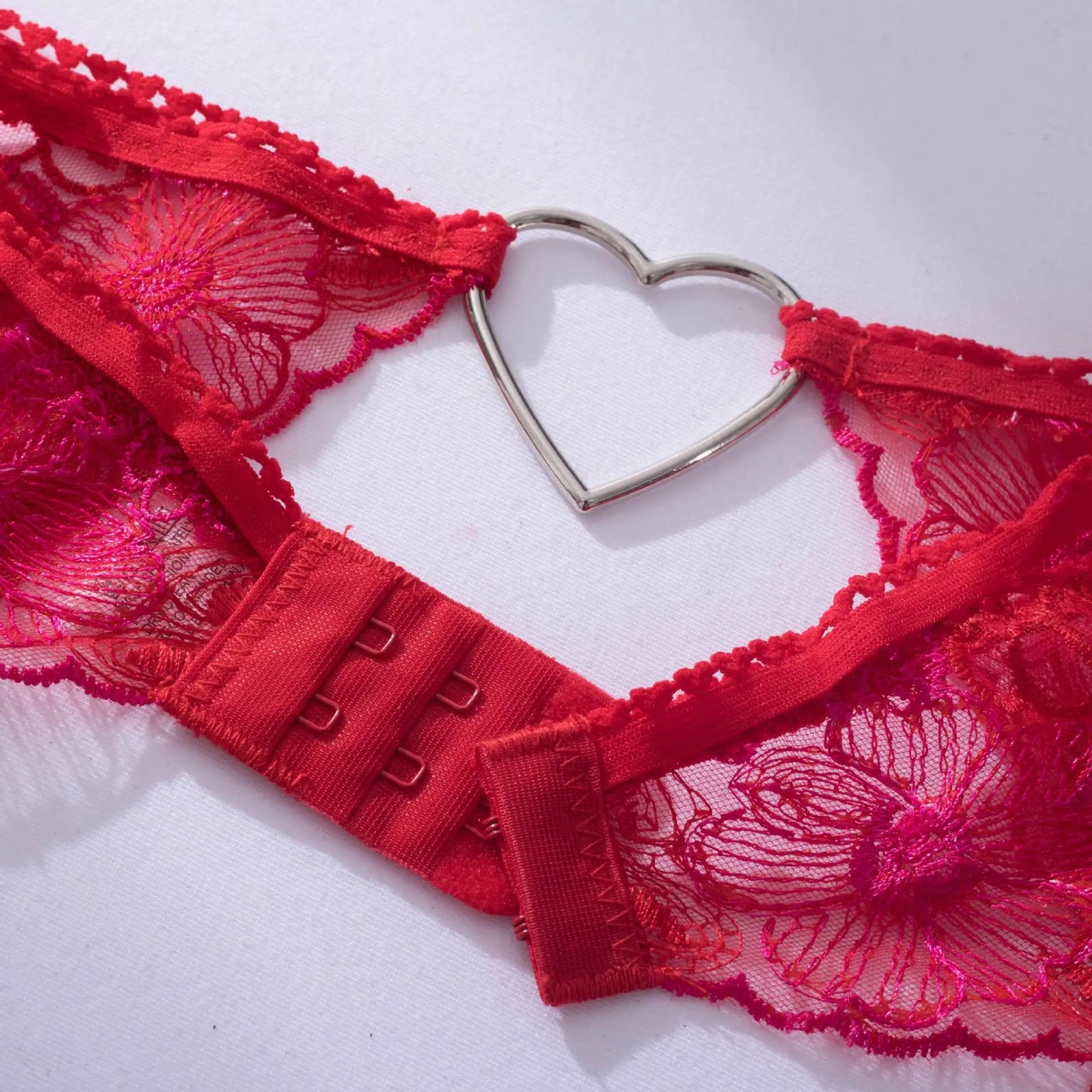 Conjunto de sujetador y bragas de lencería roja Love, ropa interior elegante de encaje de lujo de 3 piezas, tangas, ligas, conjunto íntimo