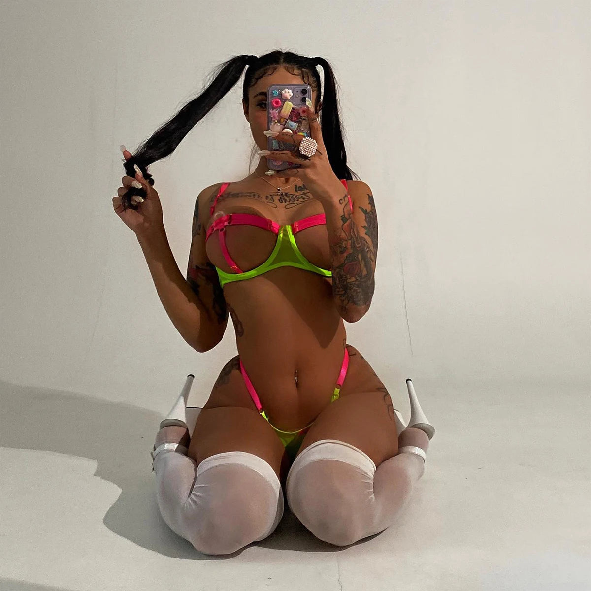 Lingerie Sexy Hollow Out 4-Piece Exotic Costumes Sensual See Through Setup For Woman Neon Green Outfits