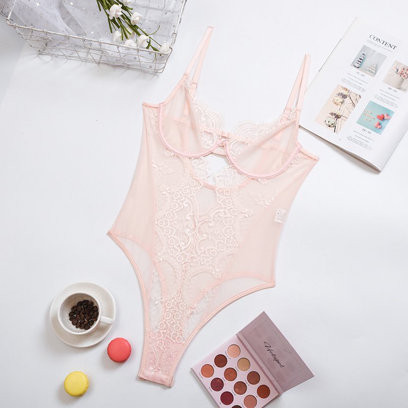 Lingerie Body en dentelle et maille à bretelles
