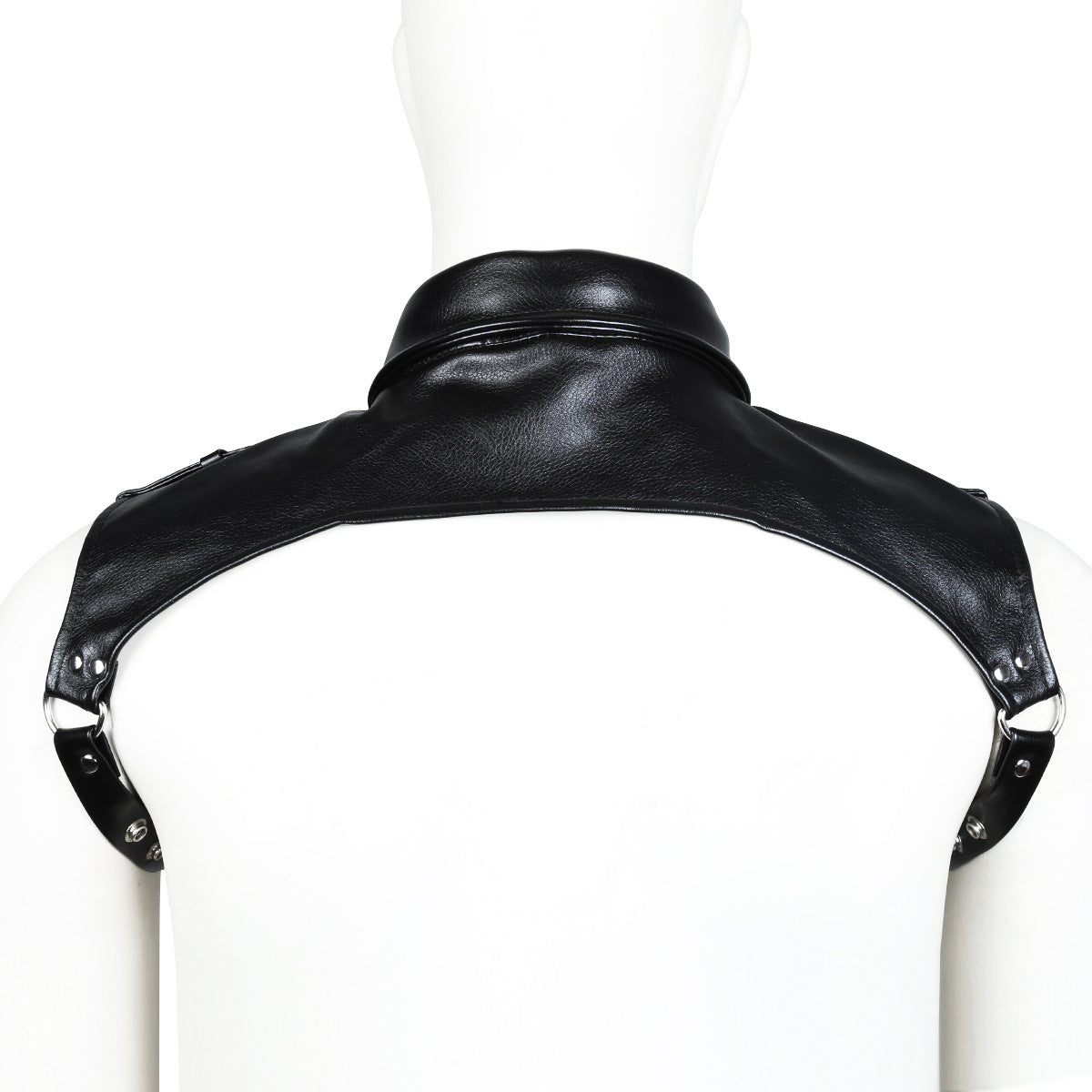 Body en cuir avec sangle de poitrine en cuir