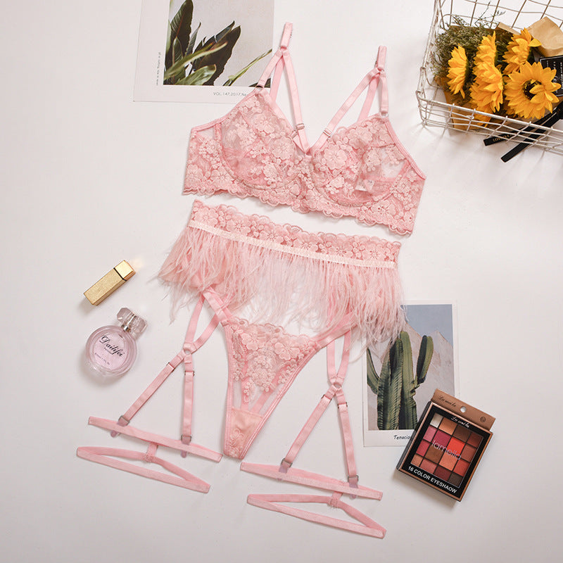 Lingerie sexy sous-vêtements en dentelle croix trois pièces femme