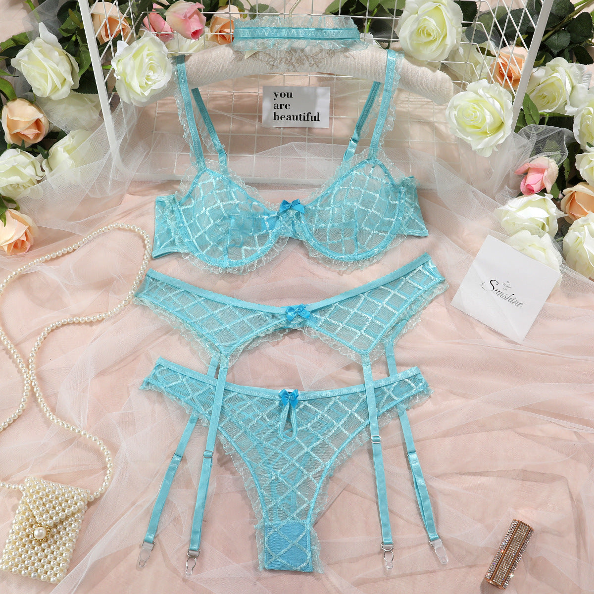 Lencería de rejilla grande para mujer, traje Sexy con cinturón, babero bordado, ahuecado