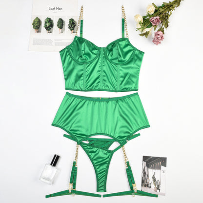 Ensemble trois pièces de lingerie haut de gamme en satin vert avec chaîne pour femme