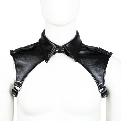 Body en cuir avec sangle de poitrine en cuir