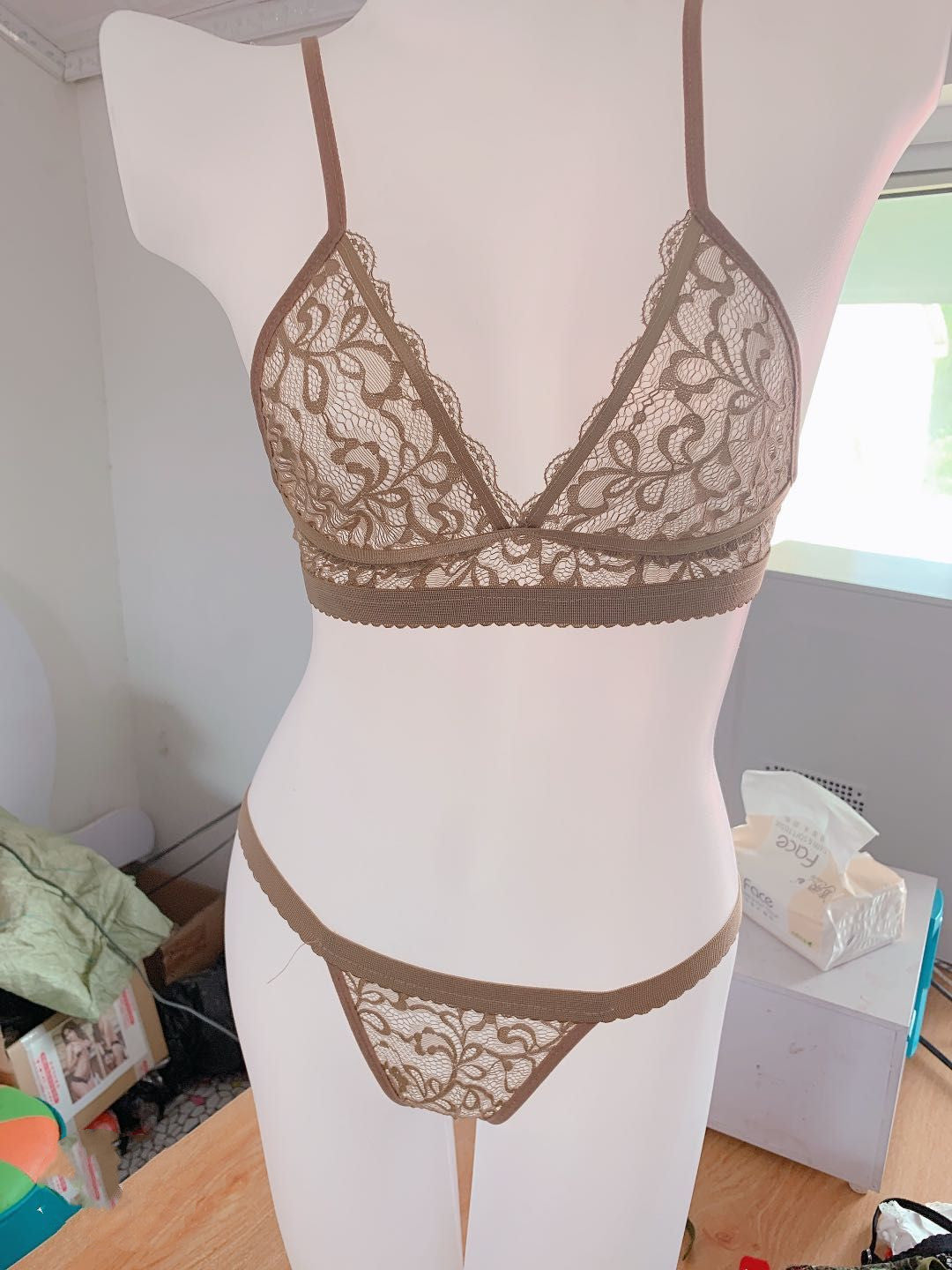 Señoras Temptation Lace Sujetador de tres puntos Sling Sex Lencería sexy En stock