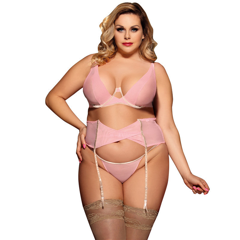 Ensemble pyjama sexy avec jarretelles et lingerie sexy
