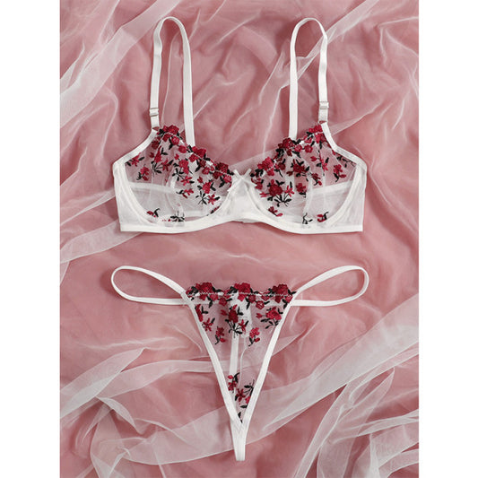 Conjunto de lencería con bordado floral