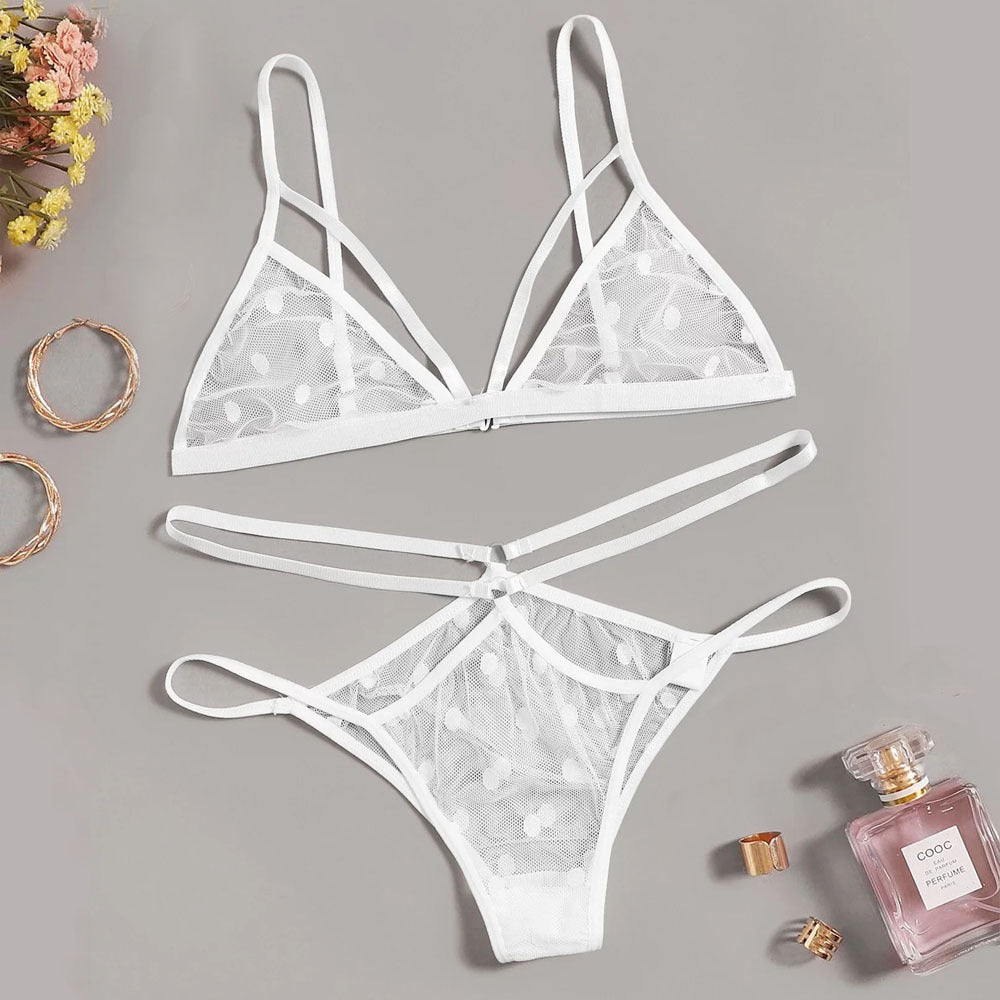 Costume sexy en maille à pois, lingerie en perspective à trois points