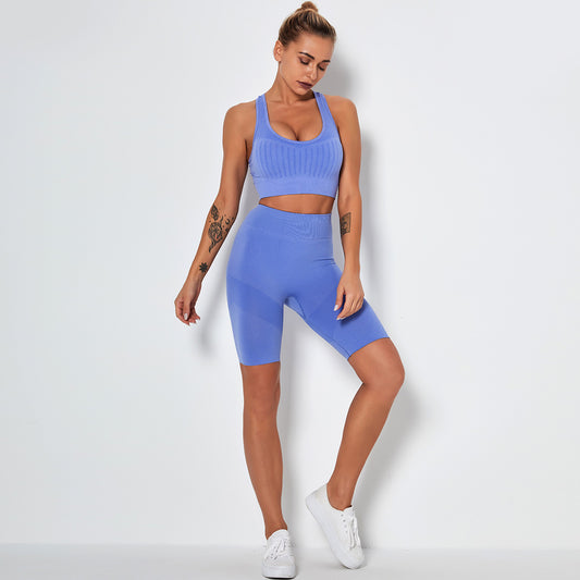 Conjunto de yoga con sujetador y pantalones cortos transpirables sexy de punto sin costuras