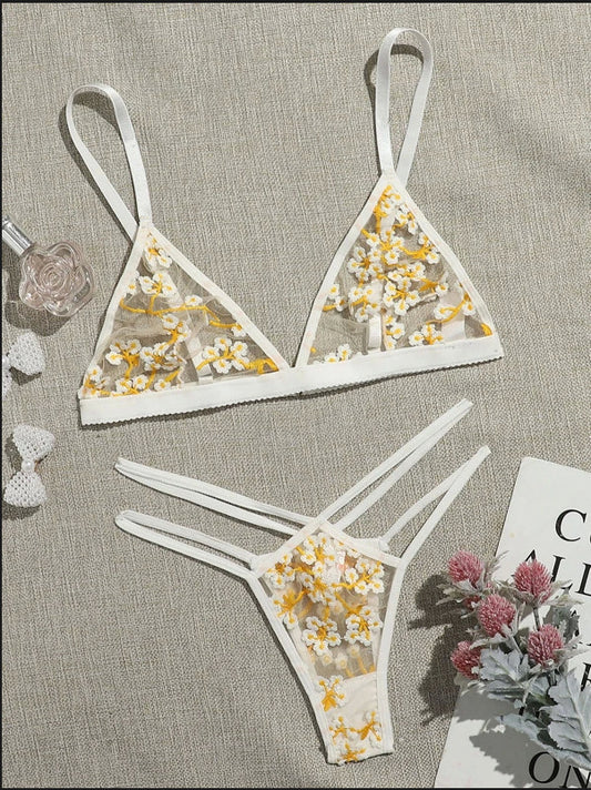 Embroidered Pattern Girl Bra Comfortable Seamless Pure Cotton Thin Small Breast Push up Fresh Girl Sexy Lingerie