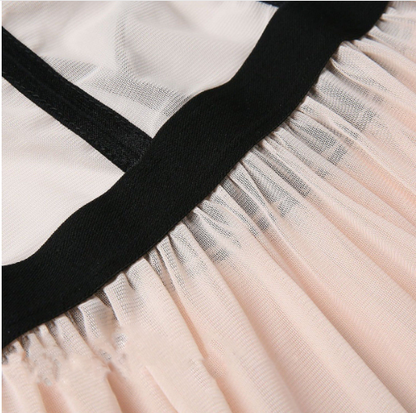 Vestido de encaje sexy con lencería.