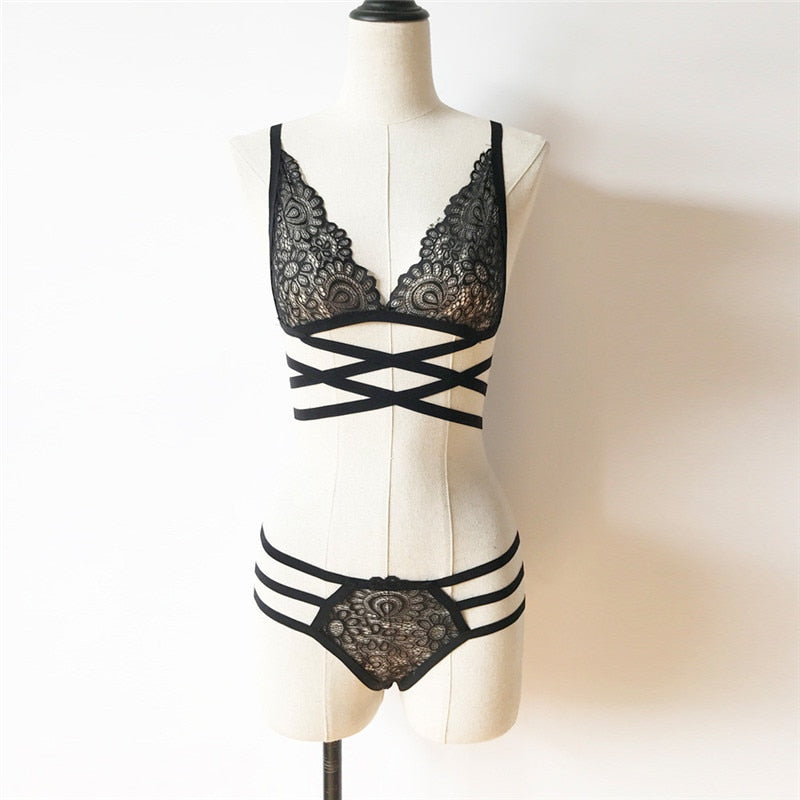 Slip complet Lingerie Sexy Slip dentelle évider grande taille femmes intimes poitrine Spandex vêtements de nuit femme sous-vêtement body