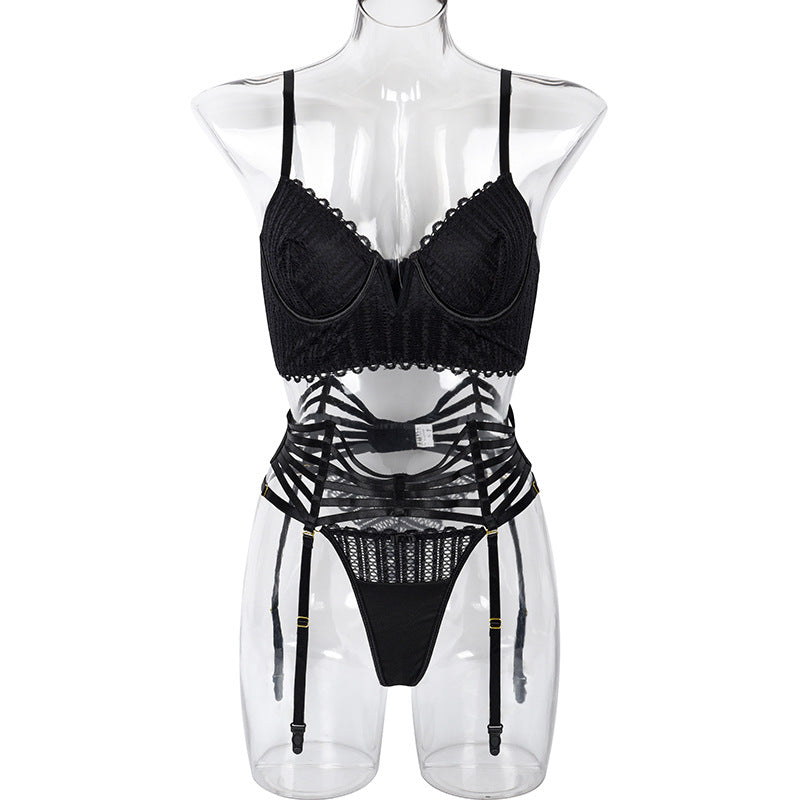 Lingerie sculptante à col en V et bretelles artisanales