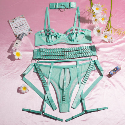 Rassemblez la lingerie évidée de sangle de poitrine pour les femmes