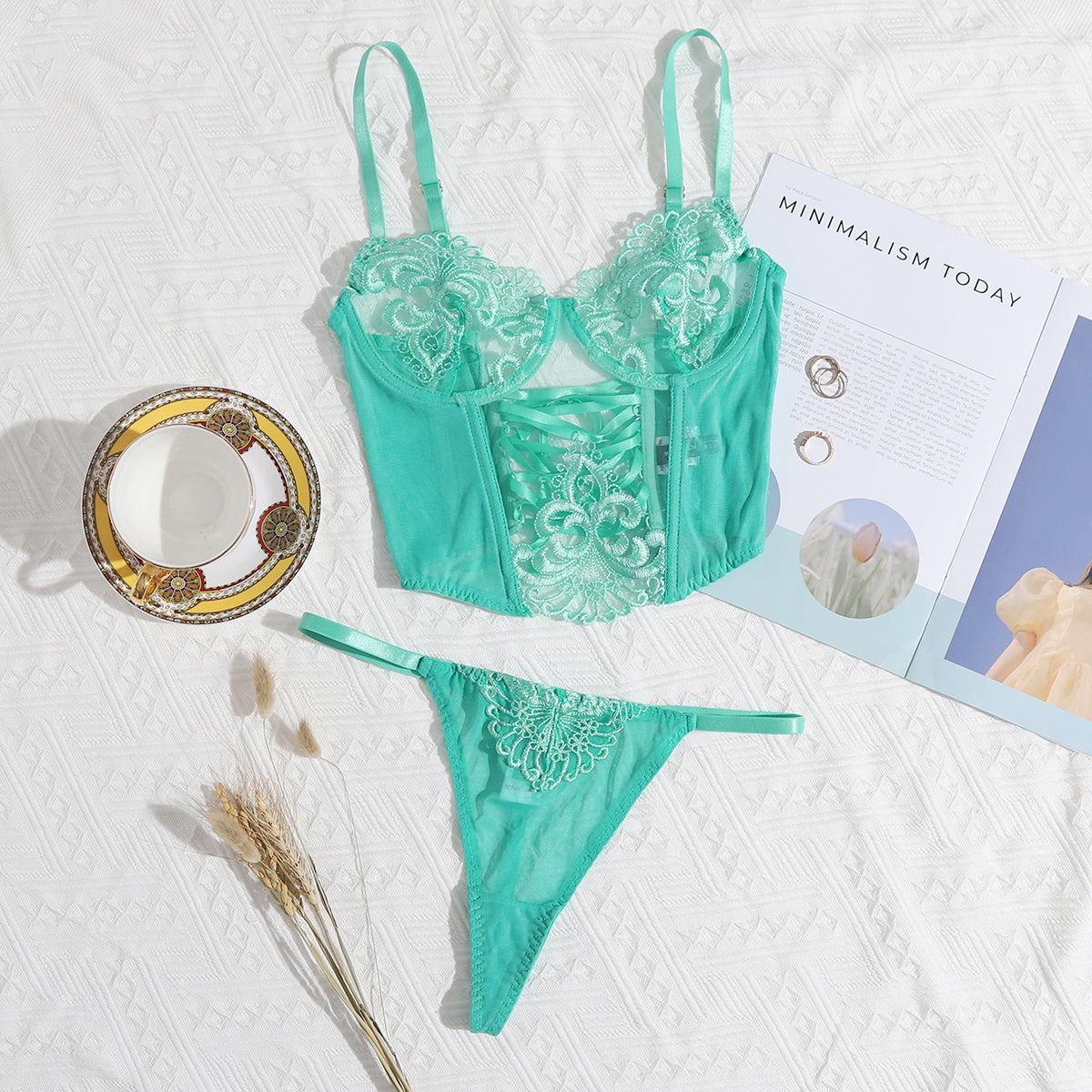 Conjunto de lencería de moda para mujer bordado