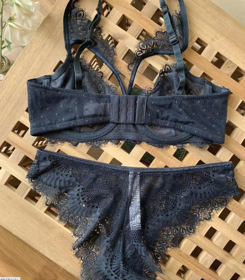 Conjunto de sujetador hueco con bordado de encaje sexy de lencería ultrafina