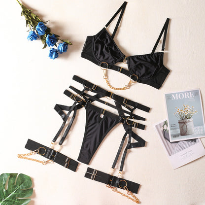 Ensemble de quatre pièces avec chaîne en métal, couleur unie, boucle avant, ensemble de lingerie sexy