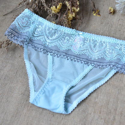 Conjunto de lencería en dentelle.