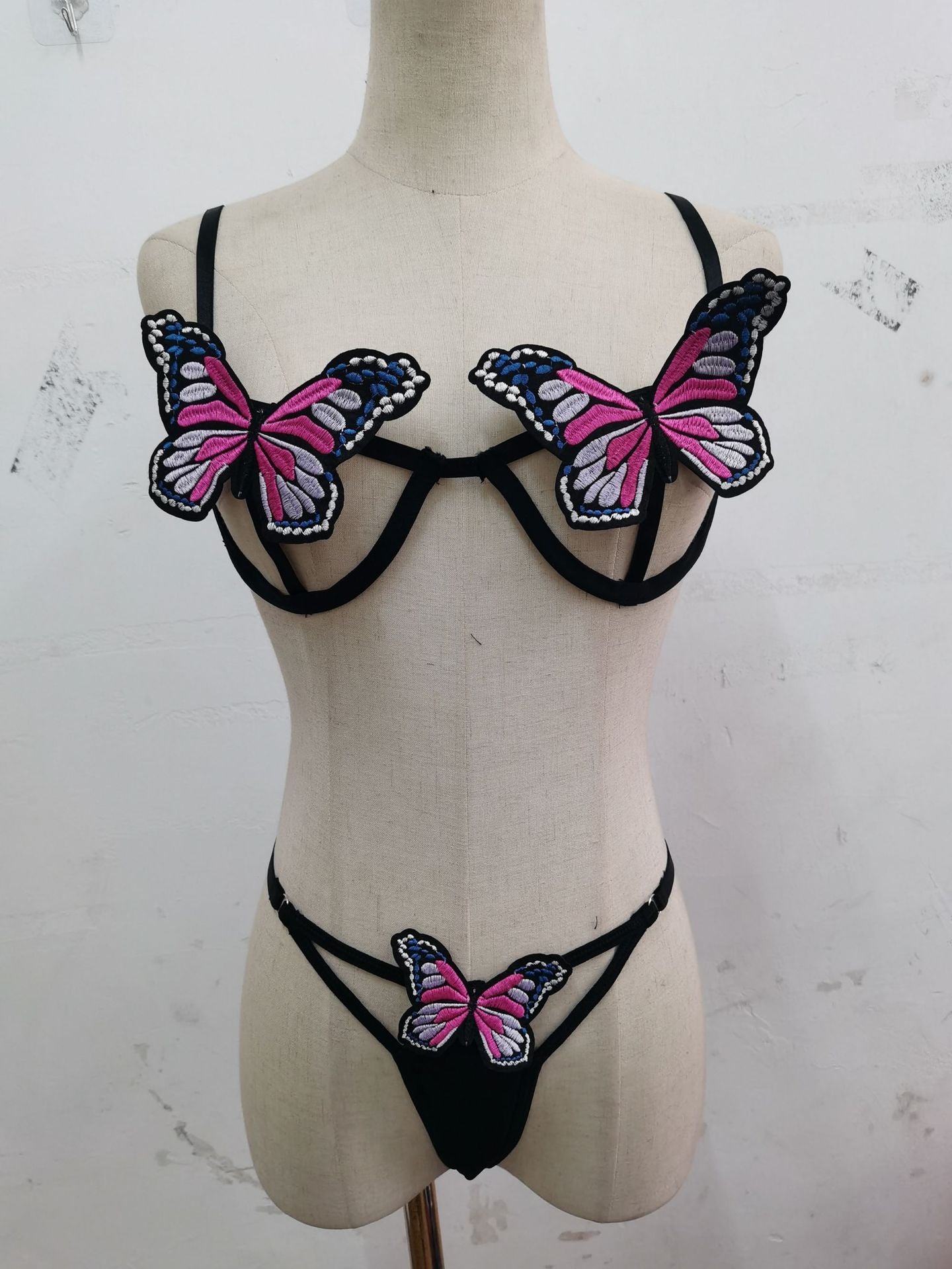 Traje dividido sexy sin espalda con bordado de mariposa sexy