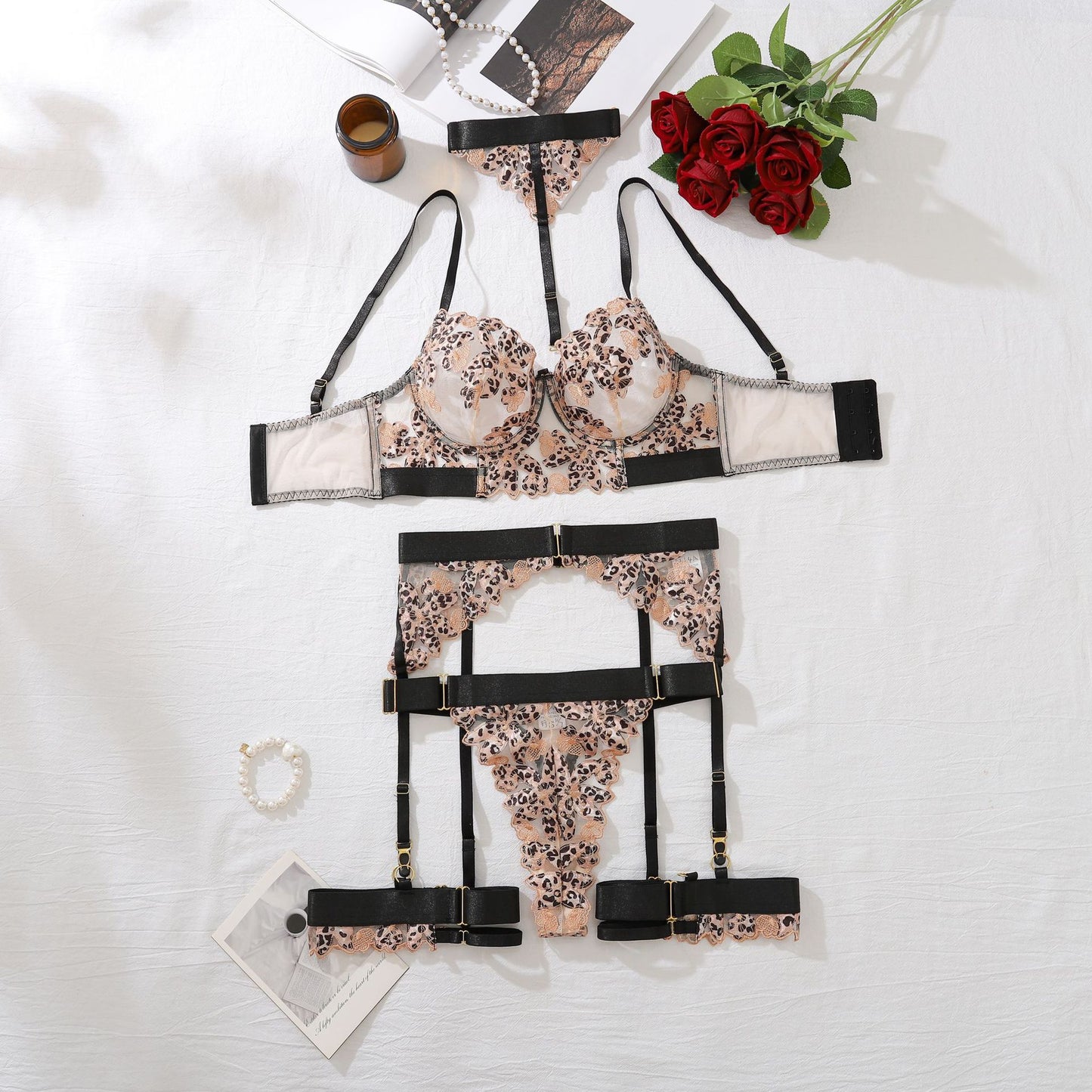 Sexy Halter Leopard Print Underwear Underwear Garter Sheer Mesh Joint Sexy Four Piece Set