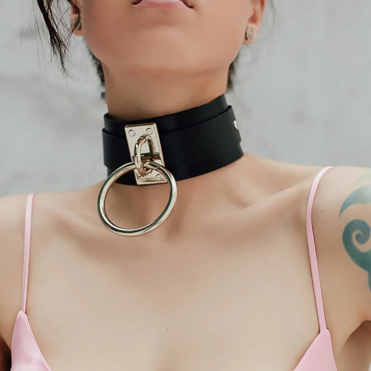 Gargantilla de cuero Sexy para mujer, collar Harajuku Kawaii de Metal de Color dorado, joyería turca de moda, collar gótico Punk para niña 
