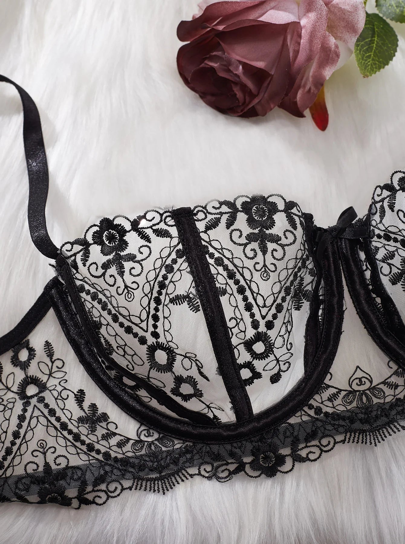 Ellolace Lace Lingerie Sexy Woman Push Up Fancy Embroidery Attractive Chest Suspenders Romantic Ensemble Intimate Erotic Outfit