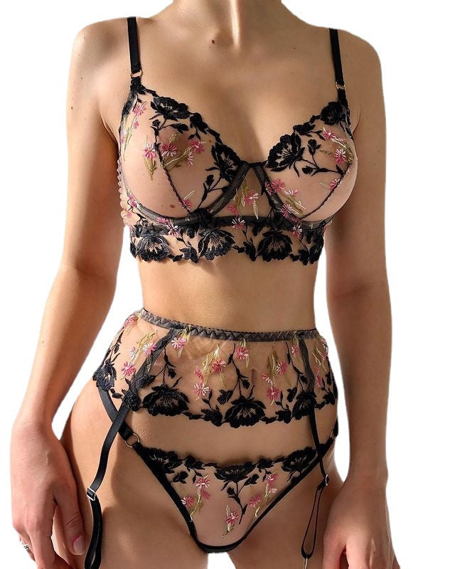 Ensemble de lingerie sexy en dentelle brodée en dentelle croisée avec anneau en acier