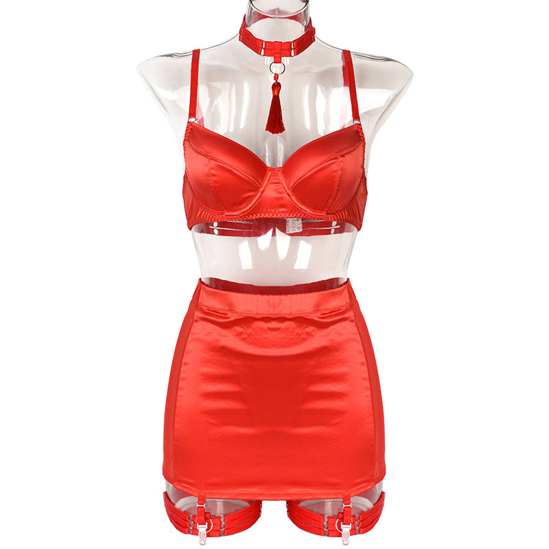 Ensemble de lingerie jupe hanche en satin à col pampille