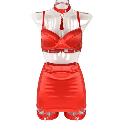Ensemble de lingerie jupe hanche en satin à col pampille