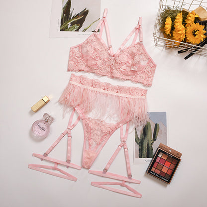 Lingerie sexy sous-vêtements en dentelle croix trois pièces femme