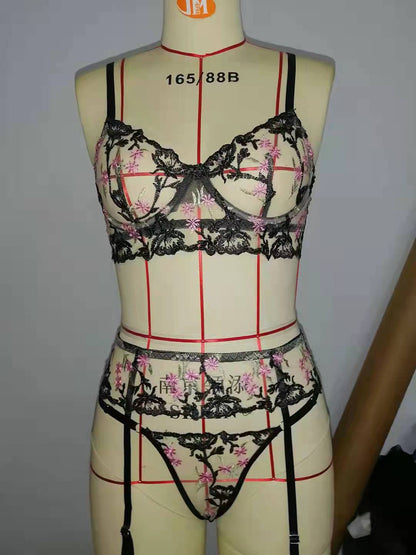 Ensemble de lingerie sexy en dentelle brodée en dentelle croisée avec anneau en acier