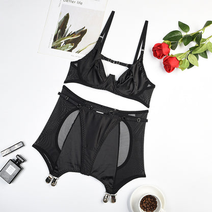Lingerie évidée en soie de lait